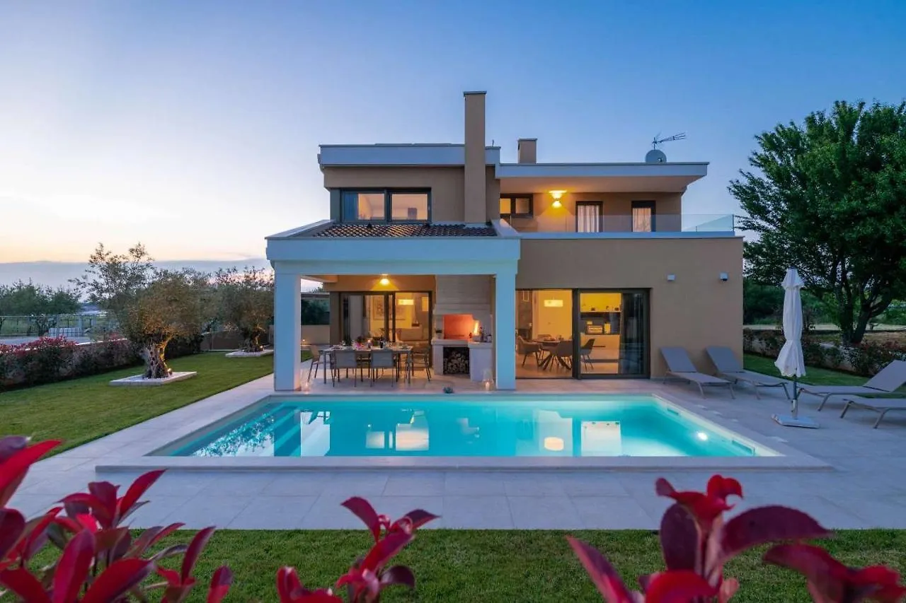 Villa Elena Porec 0*,  Croatia