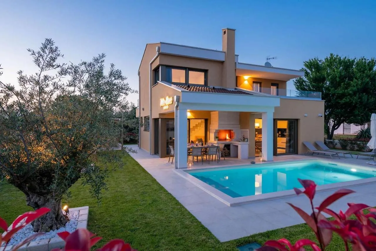 Villa Elena Porec location
